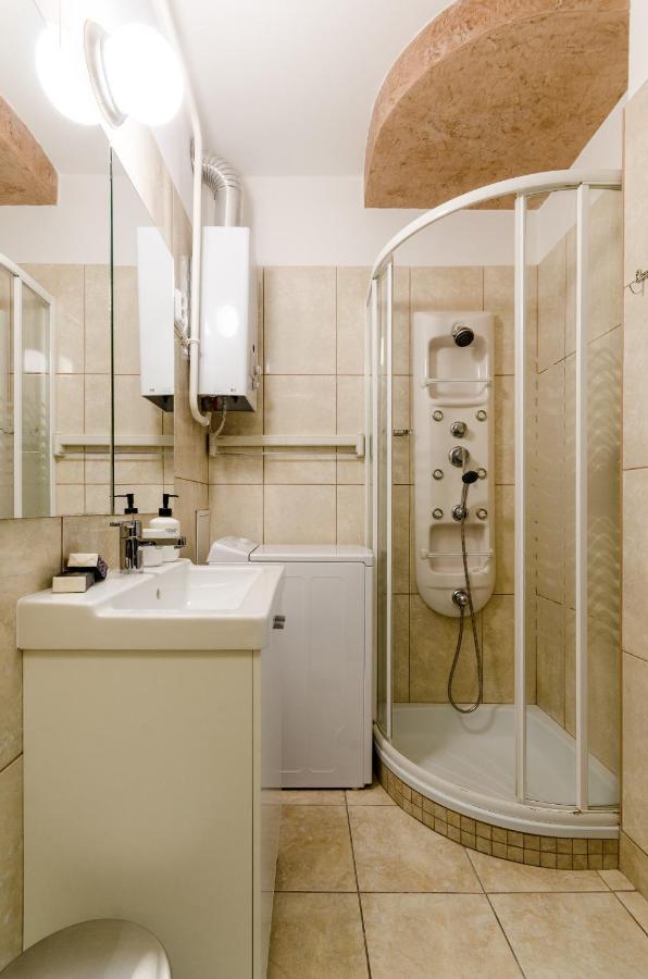 Paulay'S Studio Apartment In The City Center. Budapest Exterior foto
